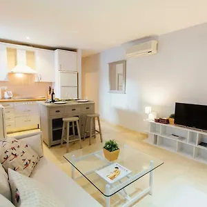 One & Lux- Lagar Sevilha